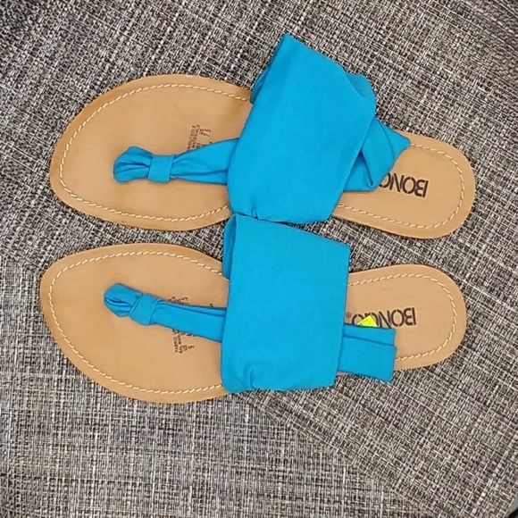 Never Worn Women's Bongo Thong Sandals - Picture 1 of 3
